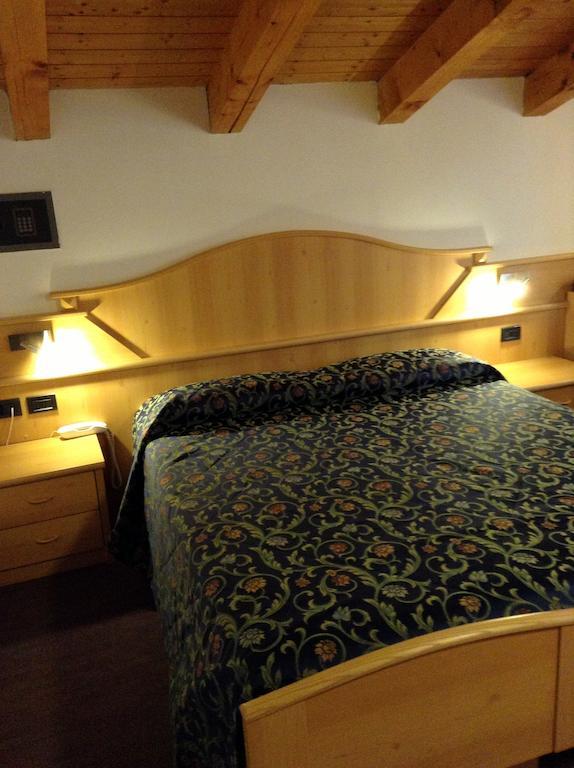 Hotel Ai Pini فيغو دي فاسا المظهر الخارجي الصورة