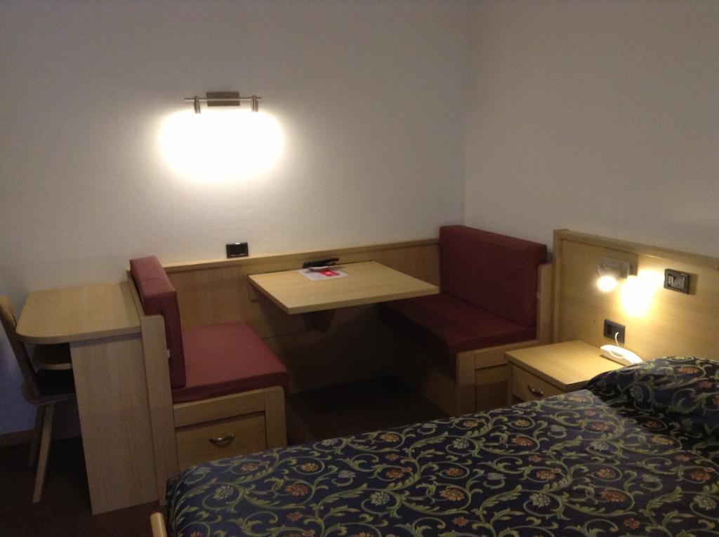 Hotel Ai Pini فيغو دي فاسا المظهر الخارجي الصورة