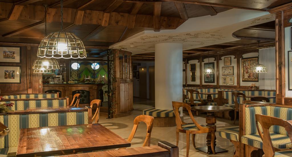Hotel Ai Pini فيغو دي فاسا المظهر الخارجي الصورة