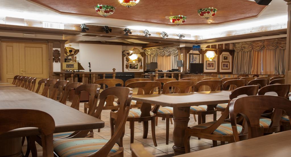 Hotel Ai Pini فيغو دي فاسا المظهر الخارجي الصورة