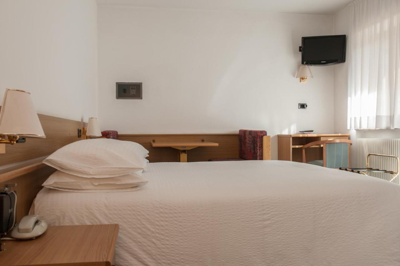 Hotel Ai Pini فيغو دي فاسا المظهر الخارجي الصورة